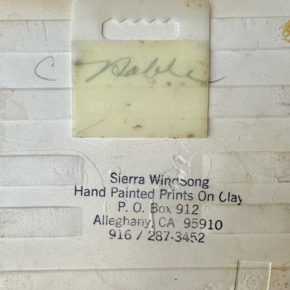 Vtg Signed Bear Ceramic Tile - Picture 3 of 3